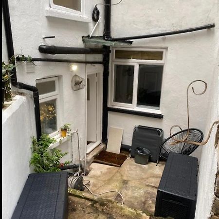 לונדון Central Private Double Bedroom In A 2Bedroom Apartment, Connected Via Underground, Overground And Many Bus Routes מראה חיצוני תמונה
